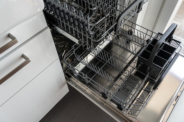 Read more about the article Dishwasher Water Damage: Signs It’s Time To Call A Portland Remediation Company